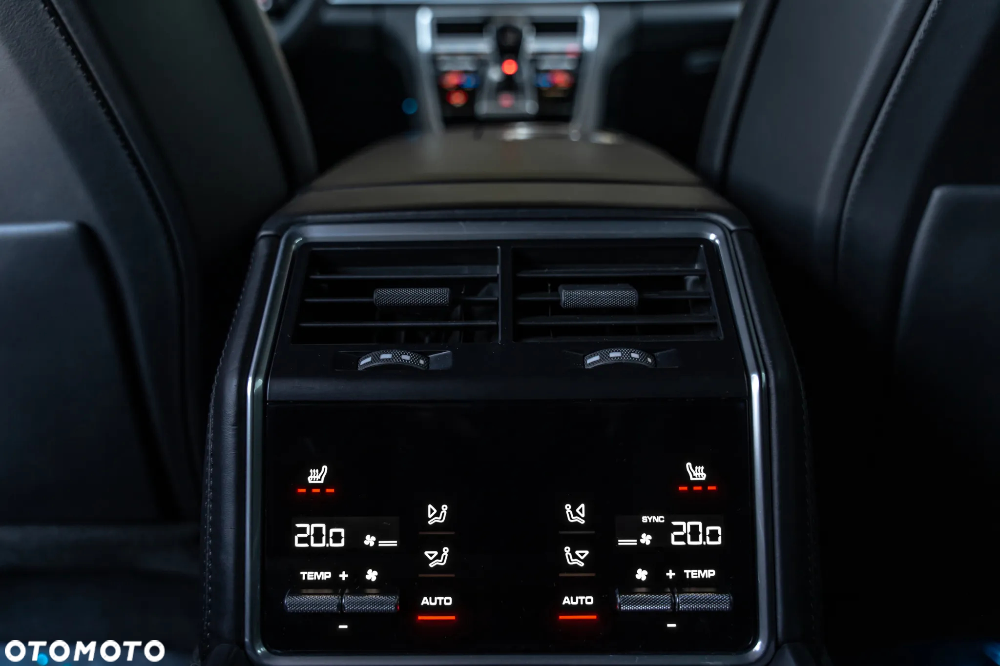 Porsche Panamera 4 e-Hybrid Sport Turismo - 33