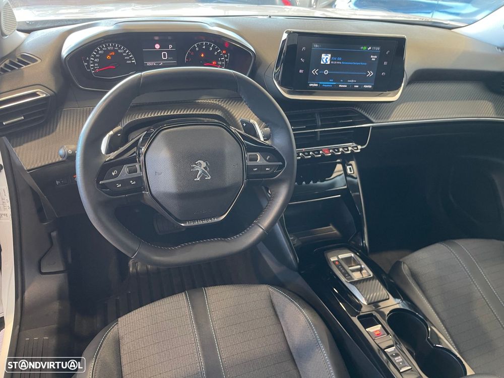 Peugeot 2008 1.2 PureTech Allure EAT8 - 10