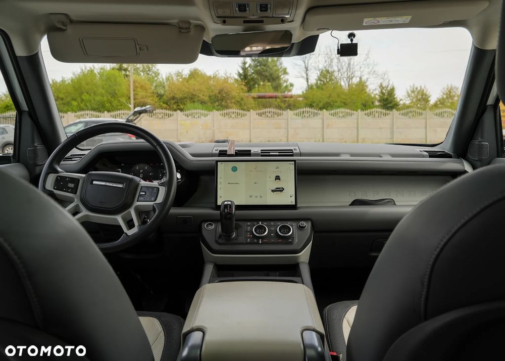 Land Rover Defender 3.0 D300 mHEV X-Dynamic HSE - 11