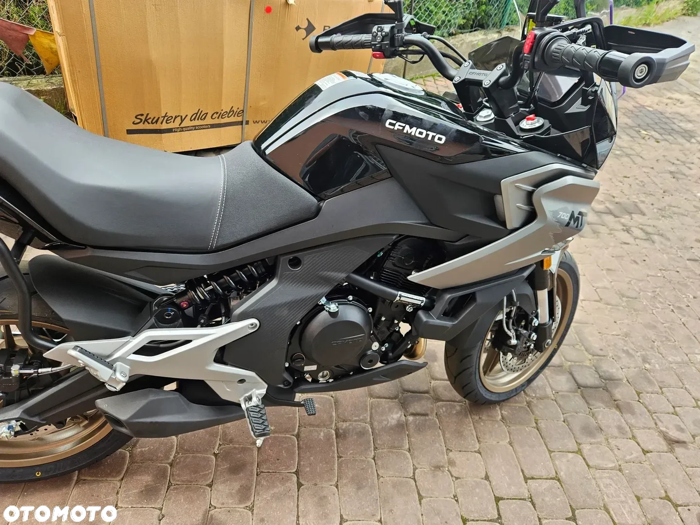 CFMoto MT - 16