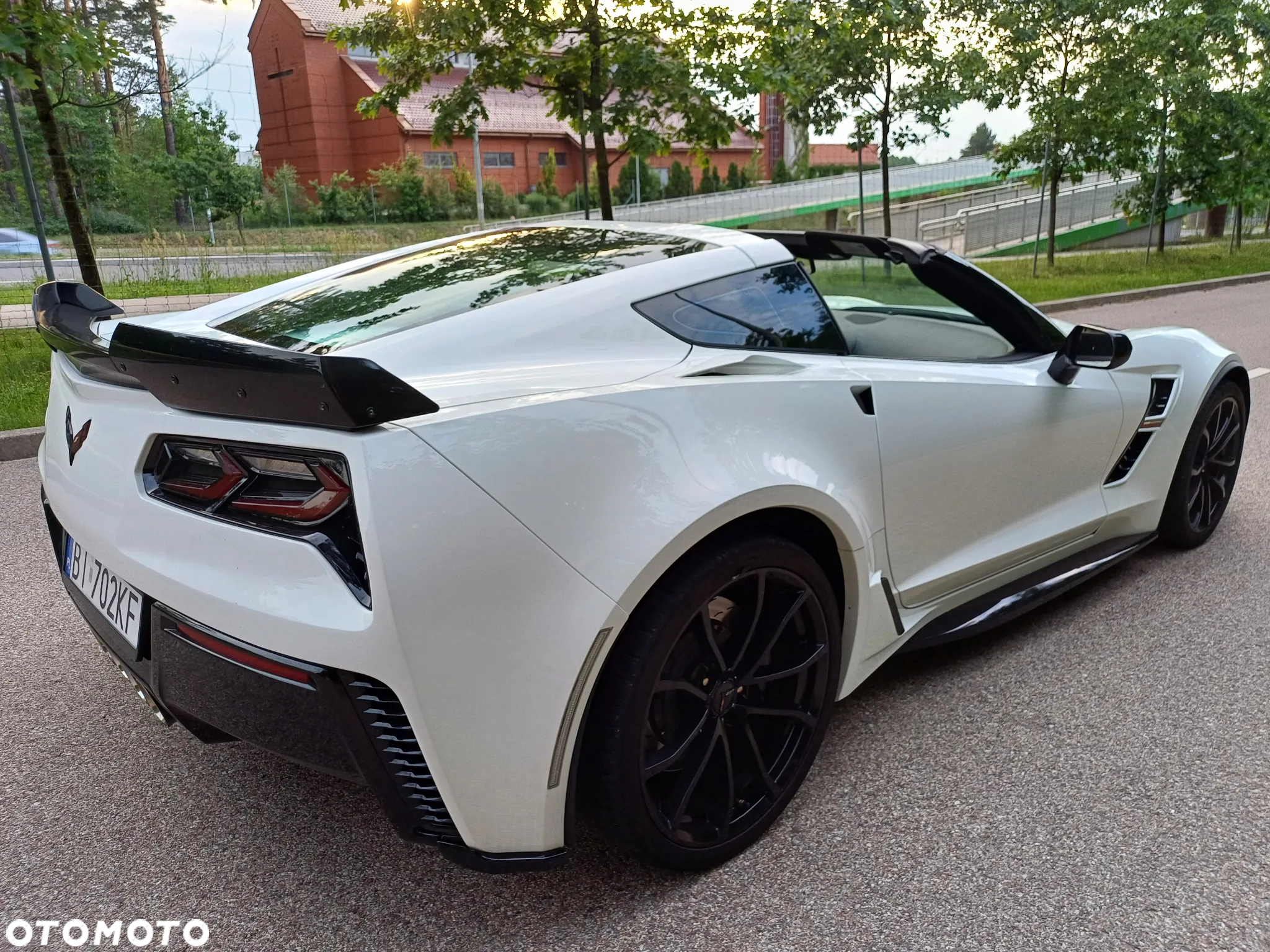 Chevrolet Corvette - 11