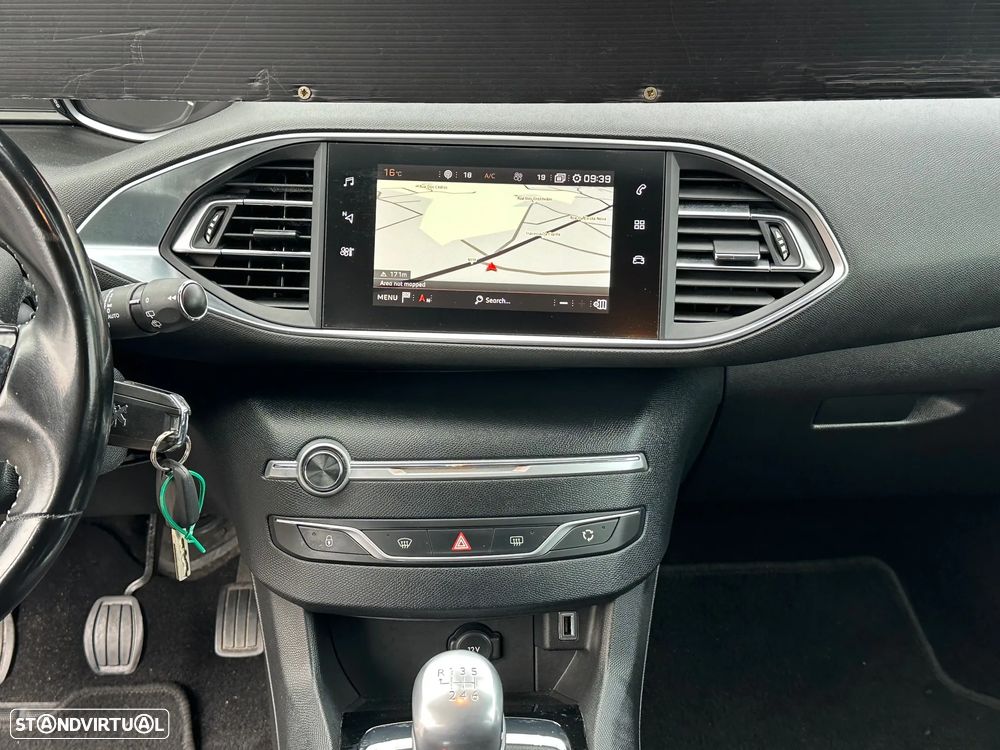Peugeot 308 SW 1.5 BlueHDi Style - 21