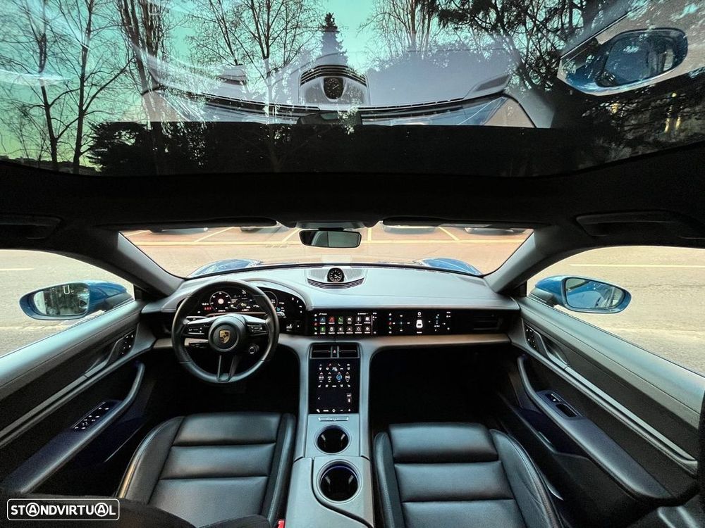 Porsche Taycan Cross Turismo 4S - 34