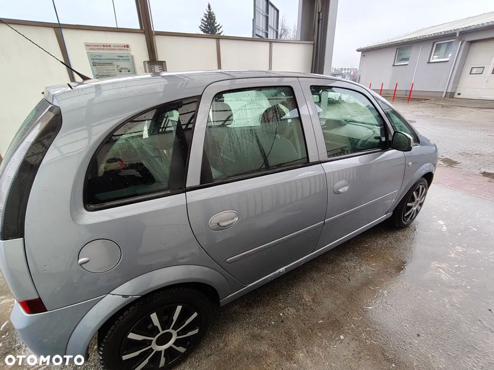 Opel Meriva 1.6 Essentia - 10