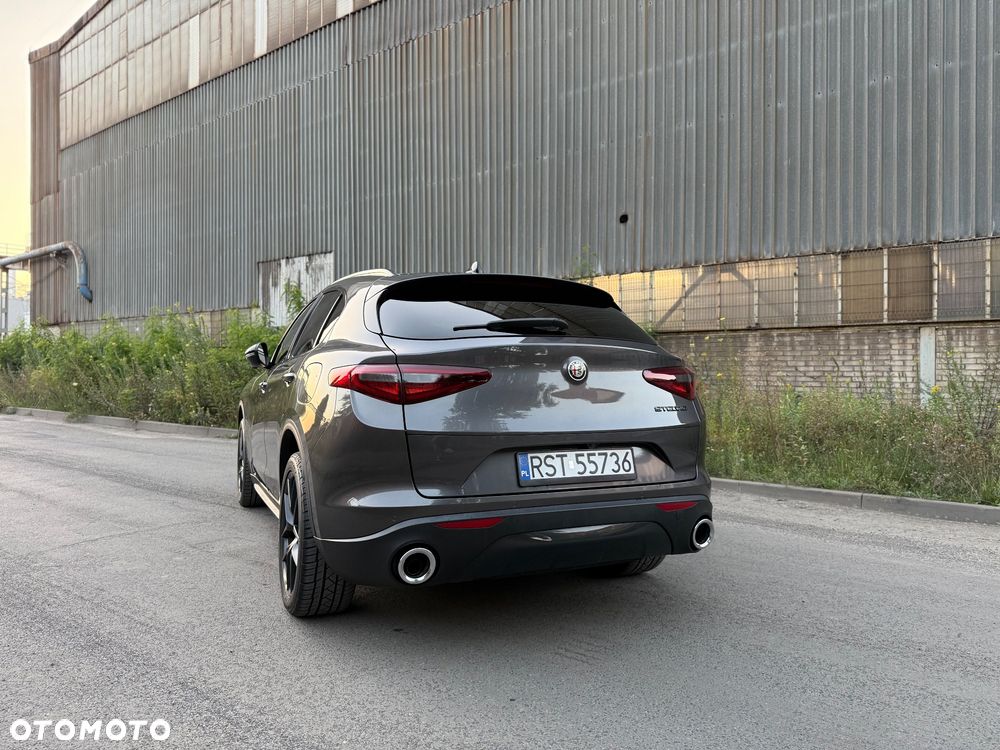 Alfa Romeo Stelvio - 4