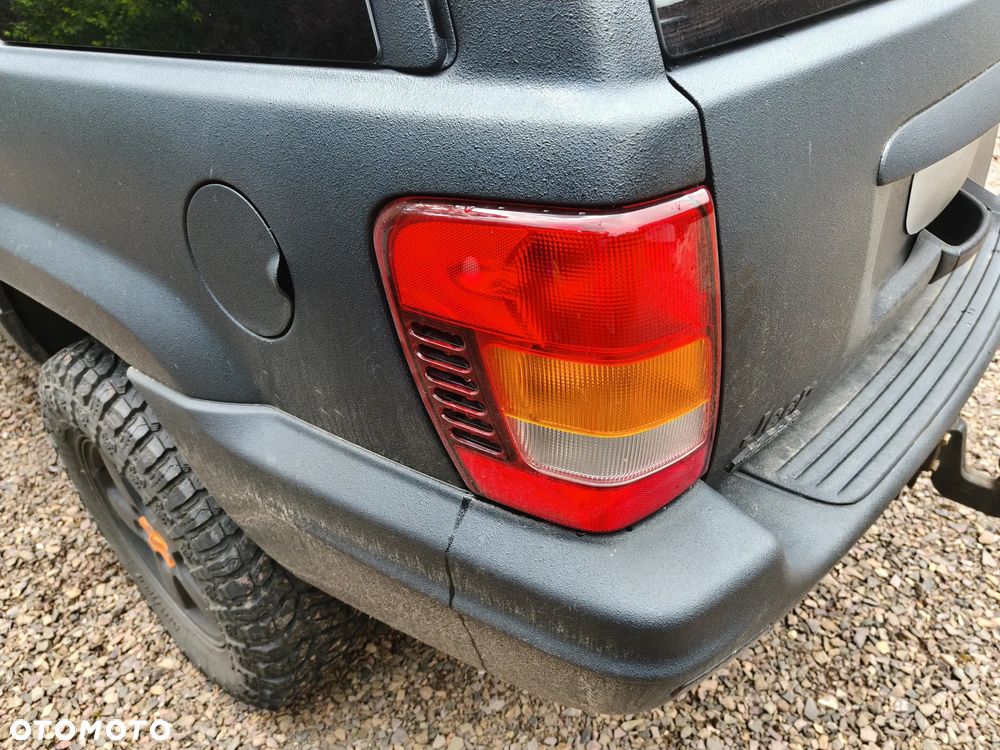 Jeep Grand Cherokee - 16