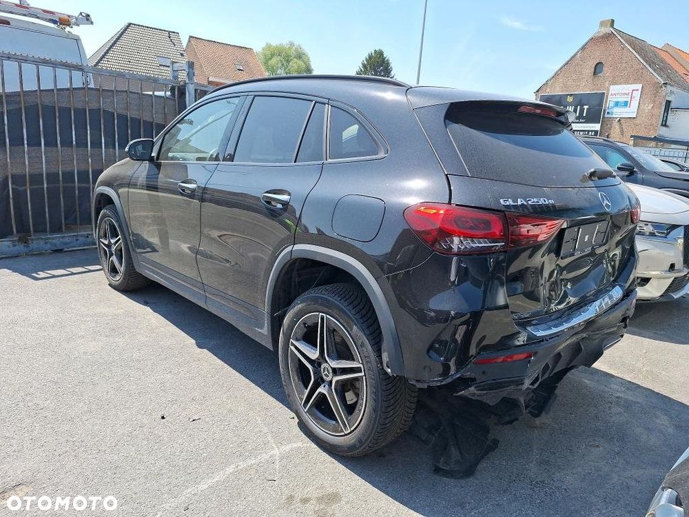 Mercedes-Benz GLA 200 AMG Line - 8