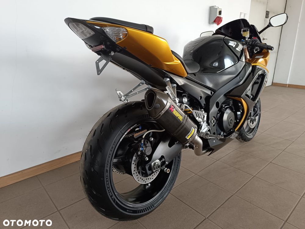 Suzuki GSX-R - 7