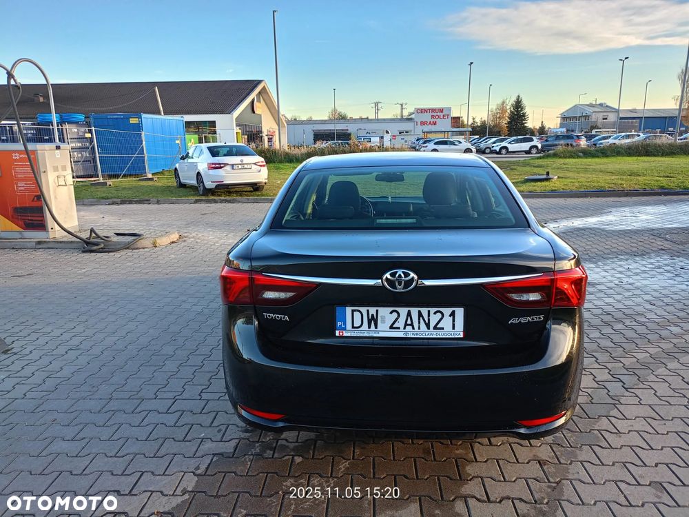 Toyota Avensis 1.8 Premium MS - 4