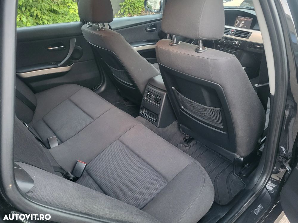 BMW Seria 3 318d Touring - 9