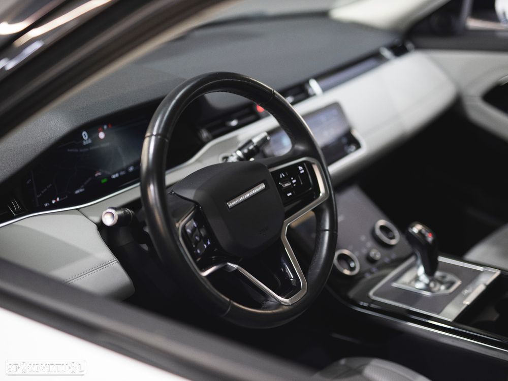 Land Rover Range Rover Evoque P300e SE - 16