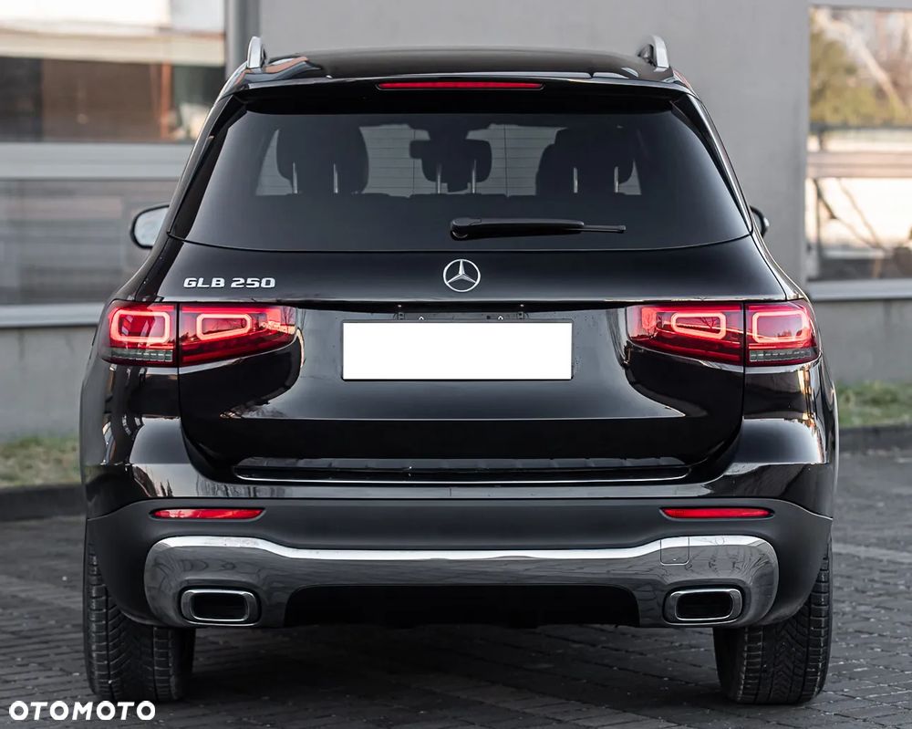 Mercedes-Benz GLB 250 4-Matic 8G-DCT - 11
