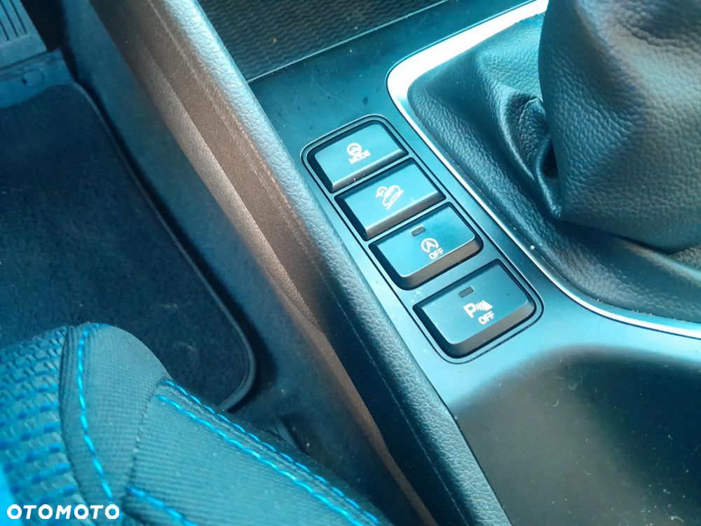 Hyundai Tucson 1.6 GDI BlueDrive GO 2WD - 25