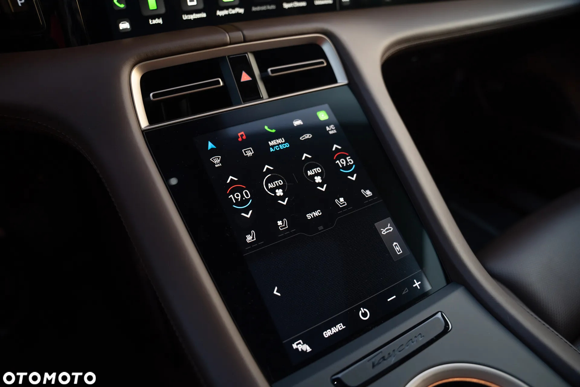 Porsche Taycan 4S Cross Turismo - 16