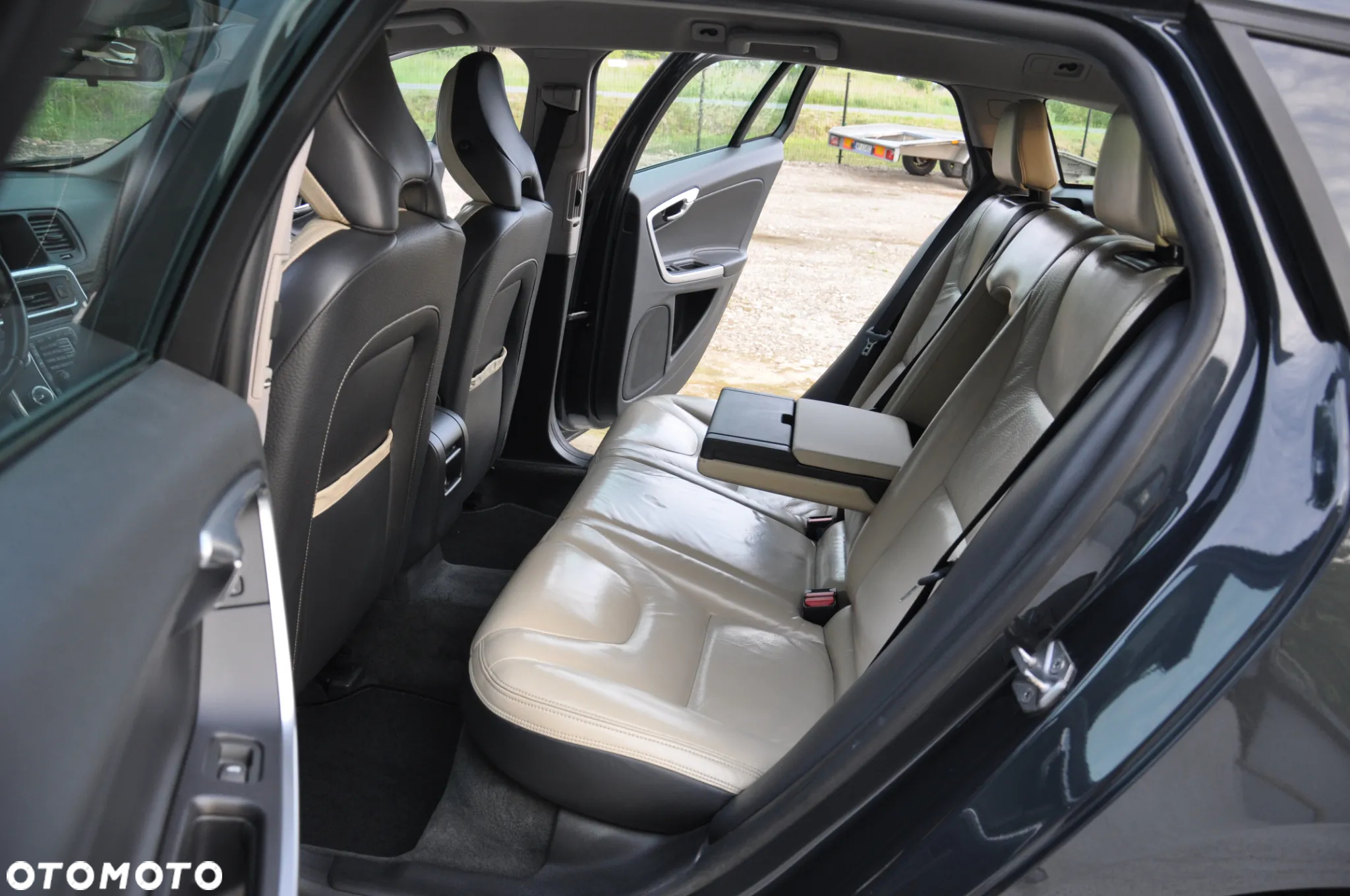 Volvo V60 D4 Drive-E R-Design Summum - 28