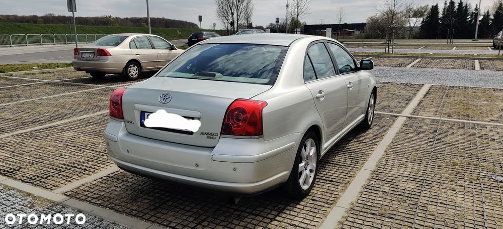 Toyota Avensis 2.0 VVT-i High - 4