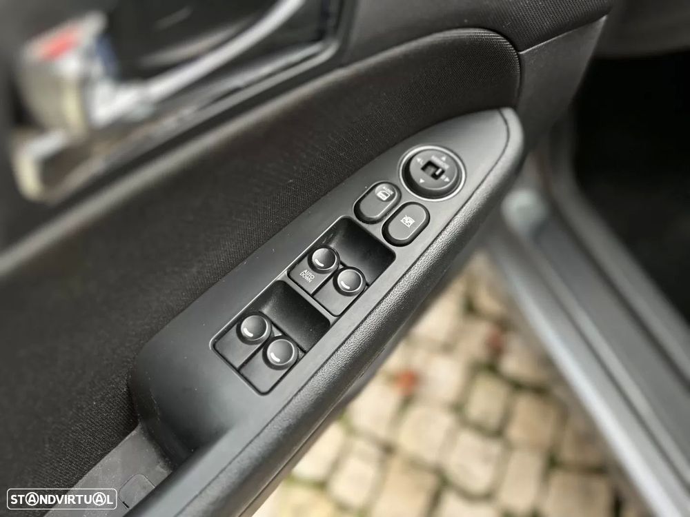 Hyundai i30 1.4 CVVT Blue Comfort - 26