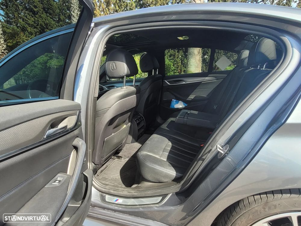 BMW 530 d Pack M Auto - 31