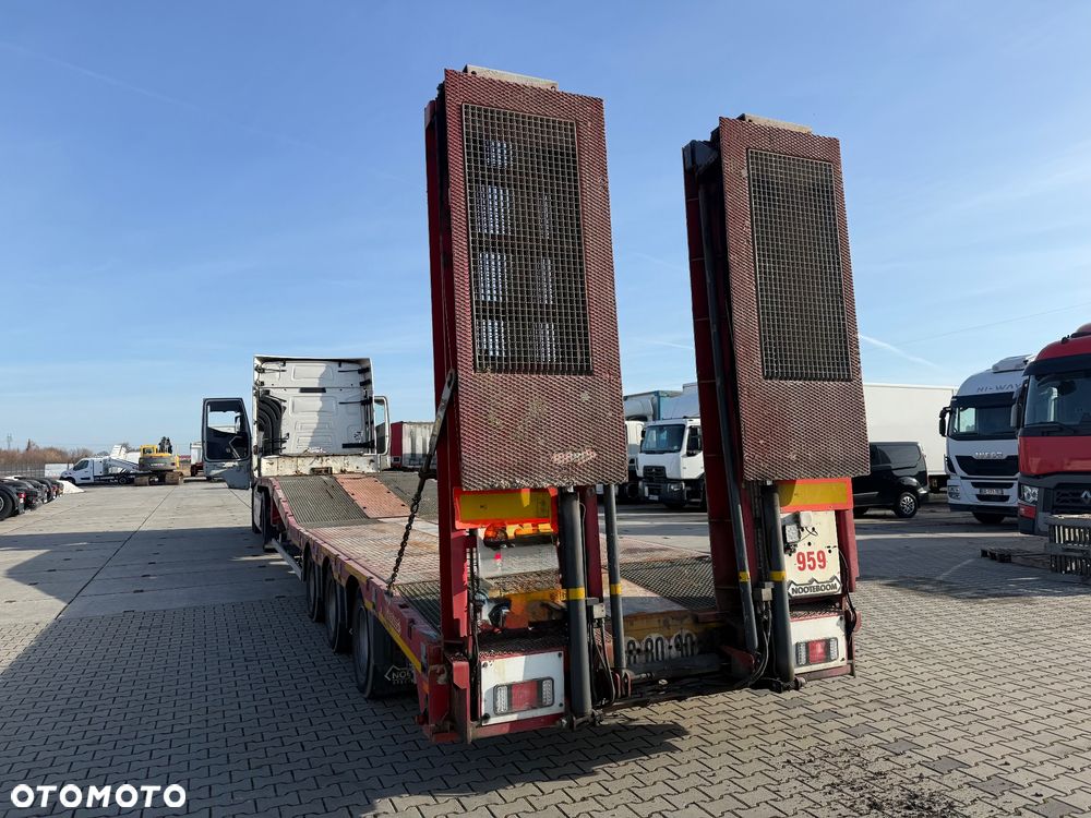 Nooteboom Nooteboom / 3 Osie / Skrętna oś / Osie SAF / Najazdy hydrauliczne + balkon / Poszerzenia / Sprowadzona / STAN BDB / / / - 17