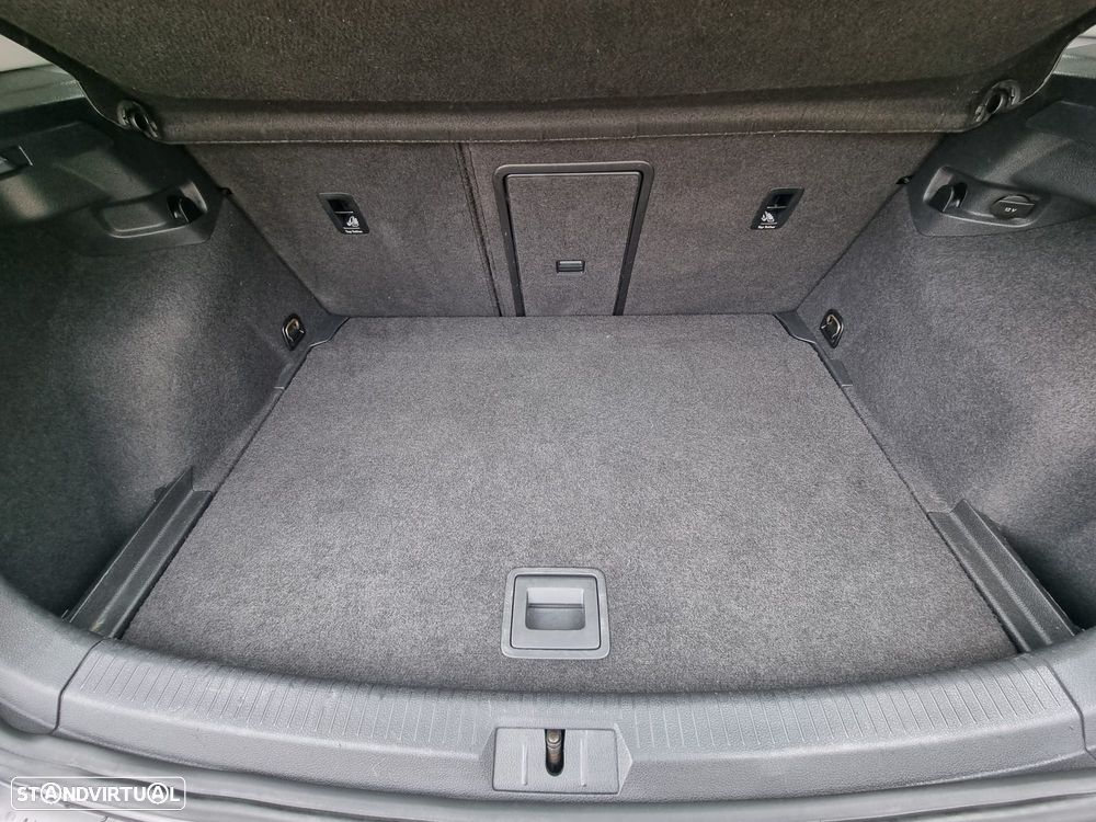 VW Golf 1.6 TDi Highline DSG - 8