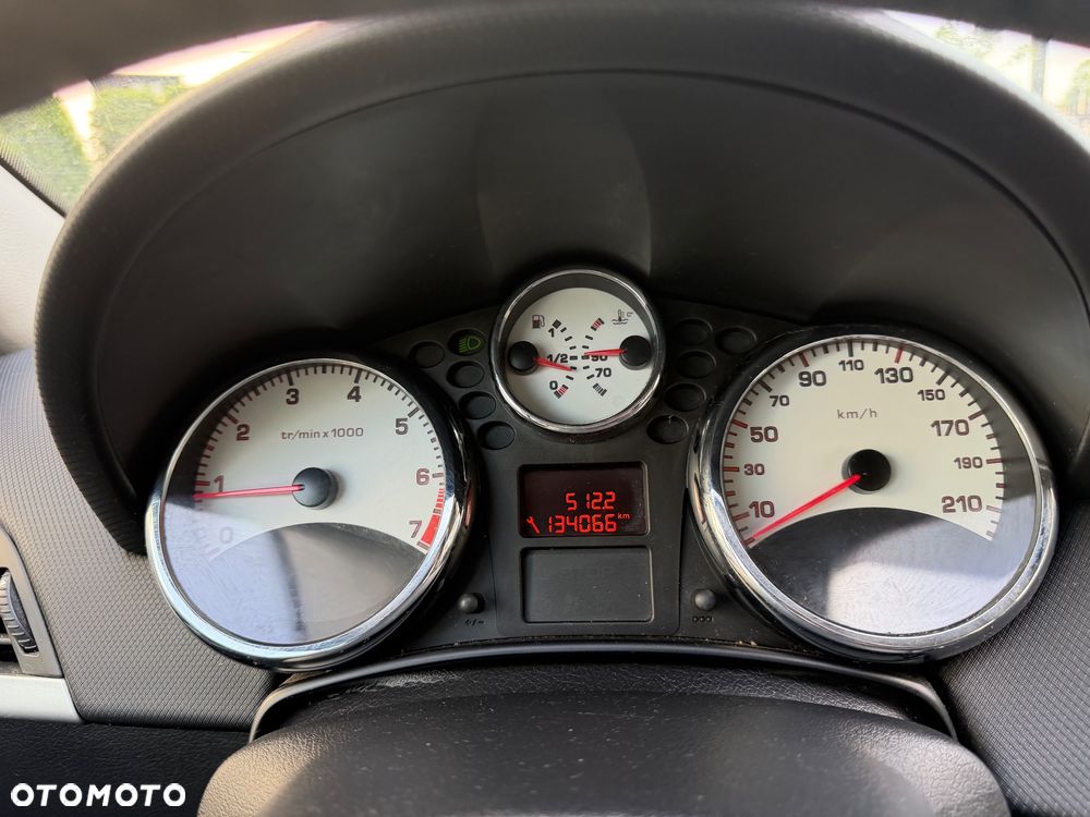 Peugeot 207 - 14
