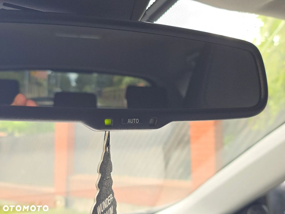Toyota Auris 1.6 Premium - 27