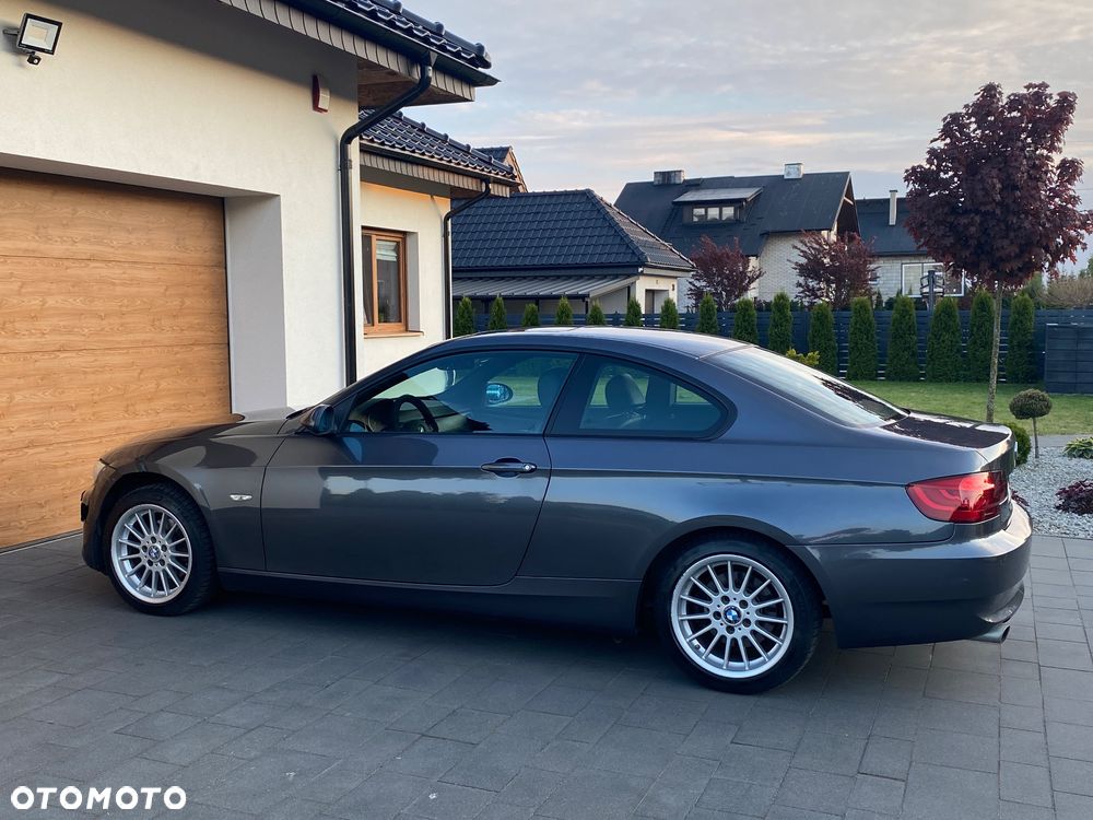 BMW Seria 3 320i M Sport Edition - 6