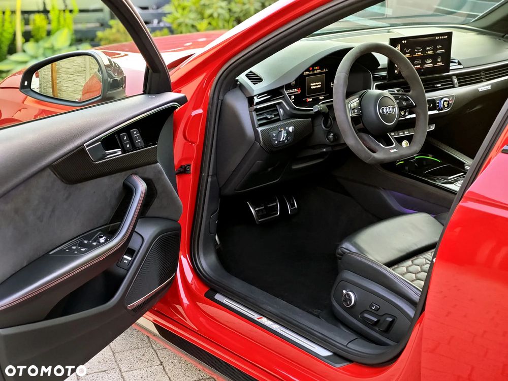 Audi RS4 Avant - 24