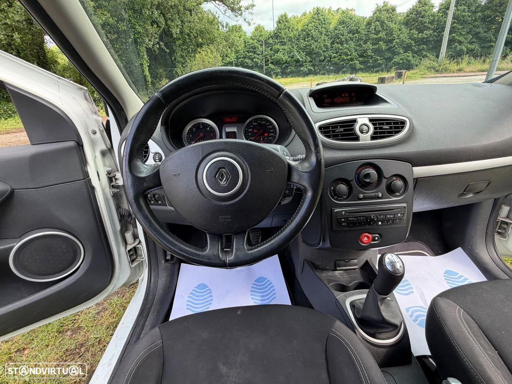 Renault Clio 1.5 dCi Dynamique S - 41