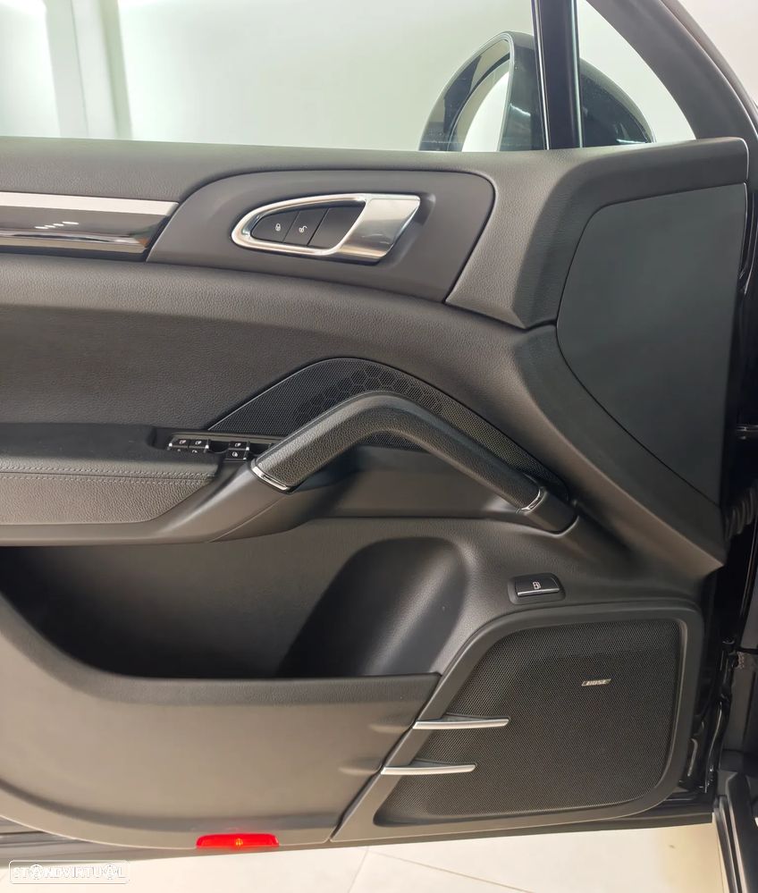 Porsche Cayenne S E-Hybrid Platinum Edition - 23