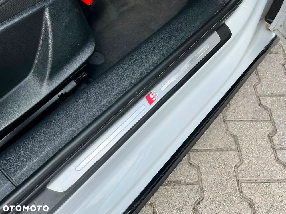 Audi A4 Limousine 35 TFSI mHEV S Line S tronic - 30