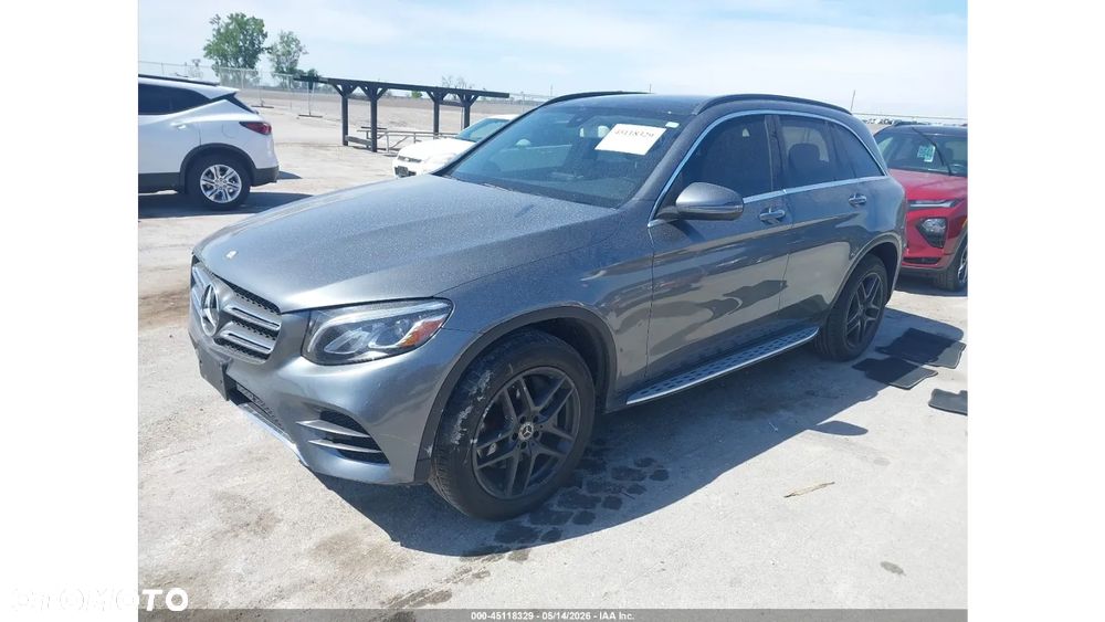 Mercedes-Benz GLC 300 4Matic 9G-TRONIC AMG Line - 2