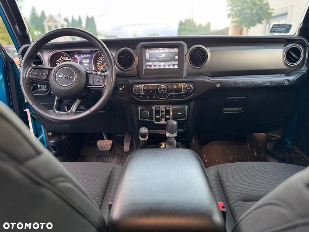 Jeep Wrangler - 11