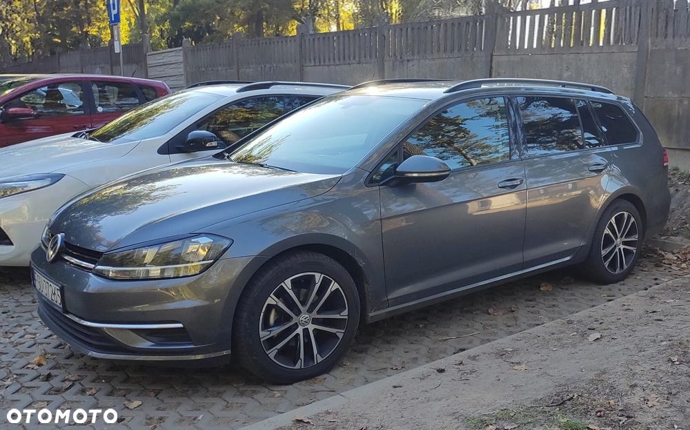 Volkswagen Golf - 1