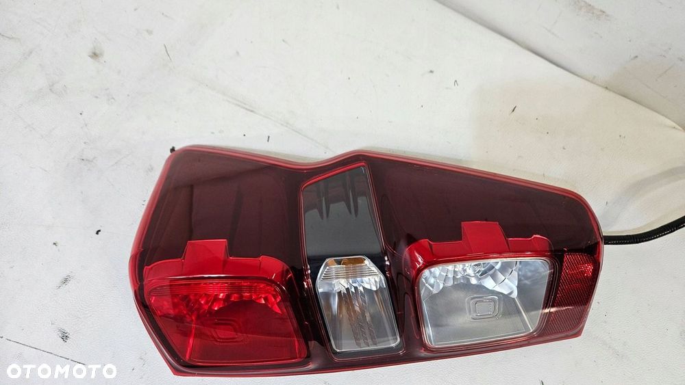 LAMPA TYŁ TYLNA PRAWA ISUZU D-MAX III 220-8R008 2020- - 2