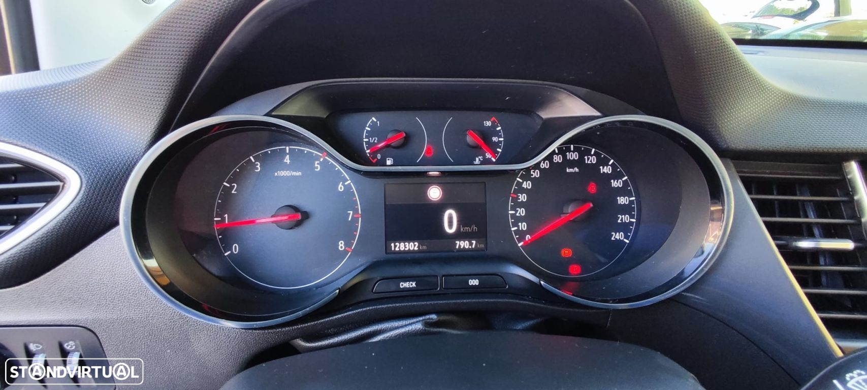 Opel Crossland 1.5 Diesel Business Elegance - 16