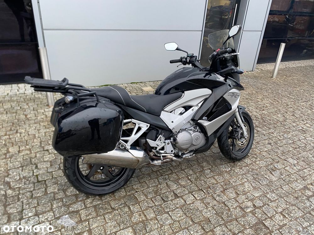 Honda VFR - 3