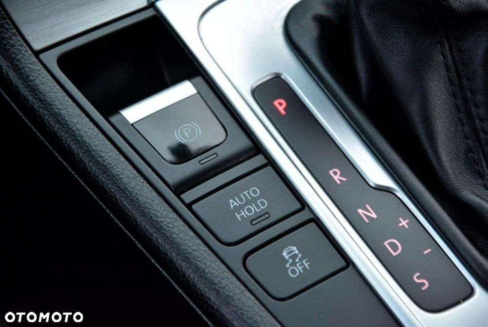 Volkswagen Passat - 31