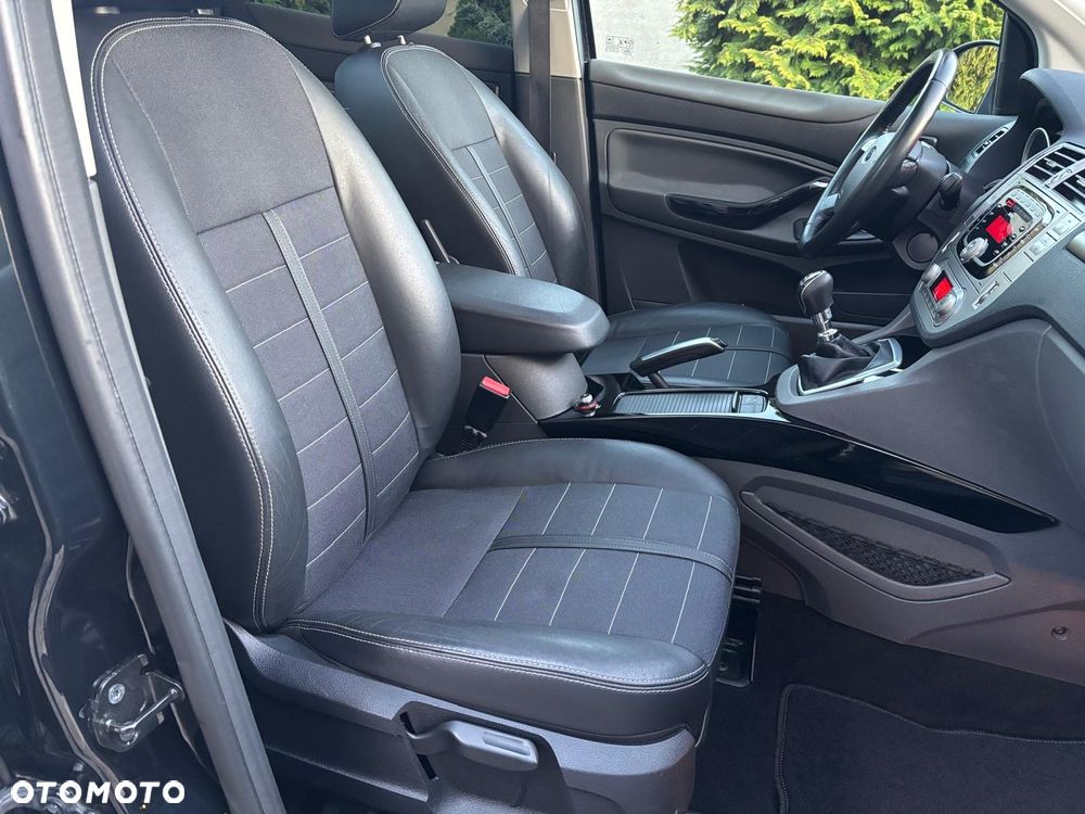 Ford Kuga 2.0 TDCi 4x4 Titanium - 31