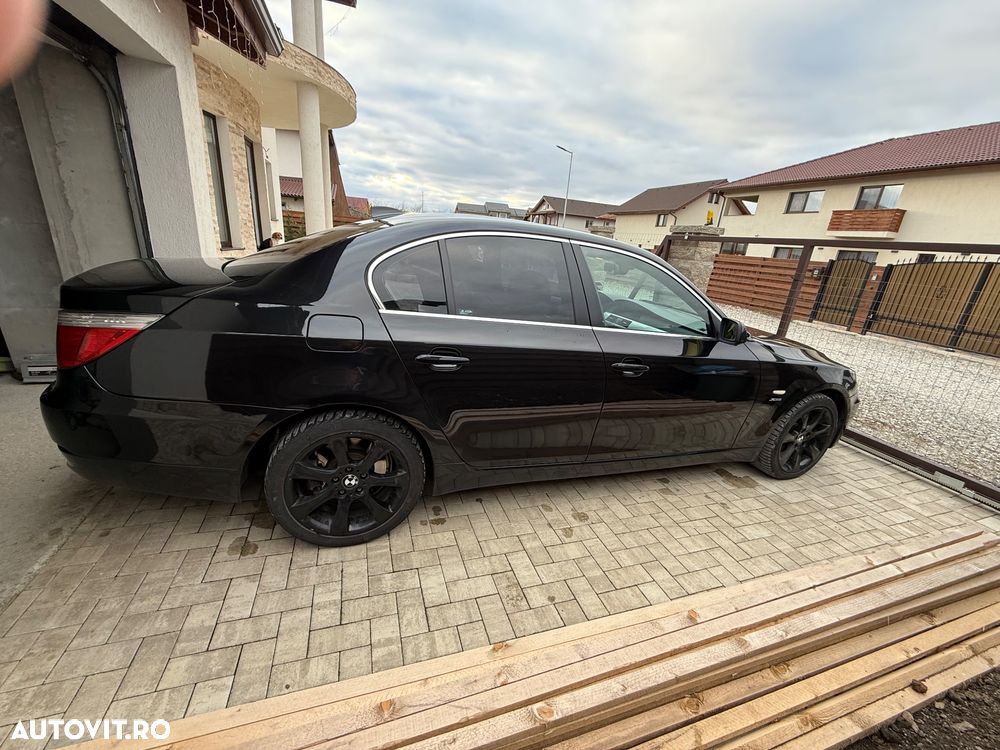 BMW Seria 5 530xd Touring Aut. - 4