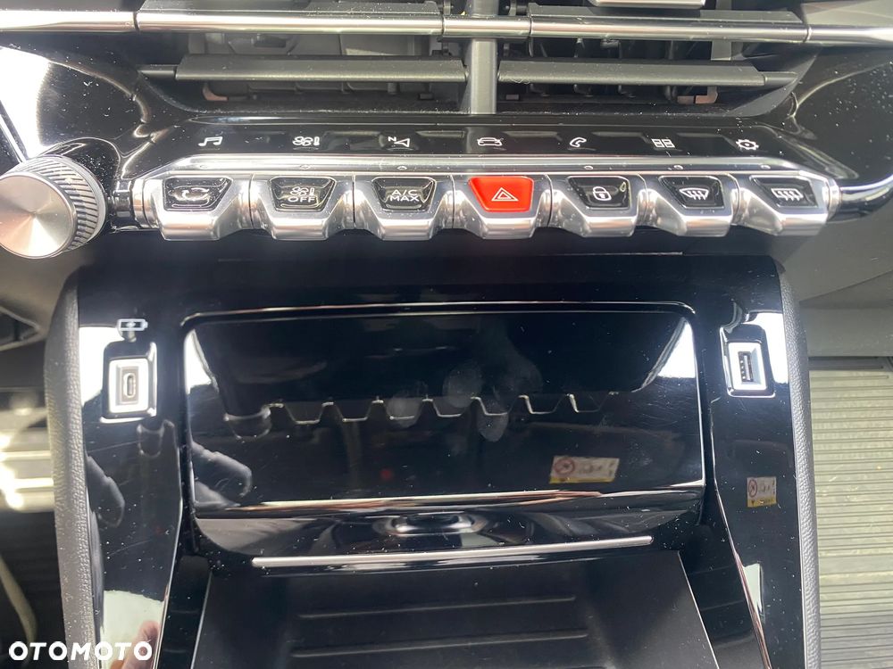 Peugeot 2008 1.2 PureTech GT Pack S&S EAT8 - 16