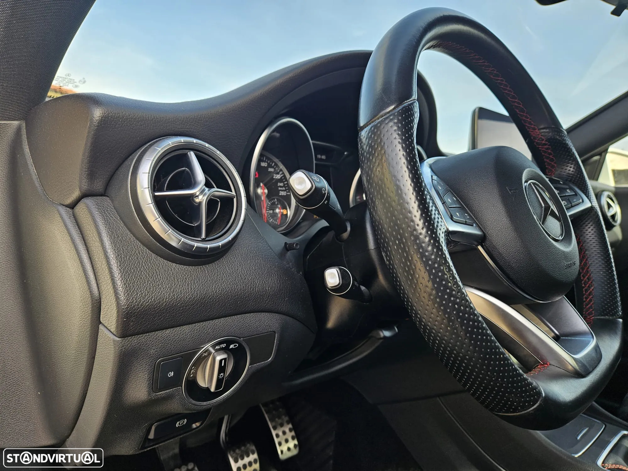 Mercedes-Benz CLA 180 d AMG Line - 22