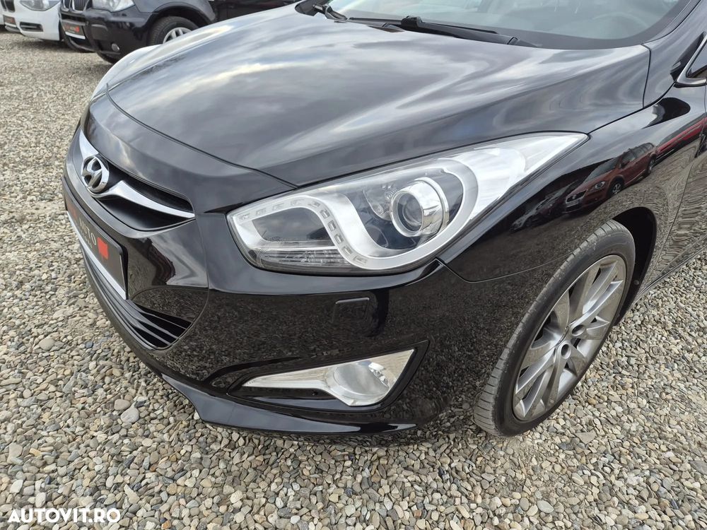 Hyundai i40 i40cw 1.7 CRDi Fifa World Cup Edition - 12