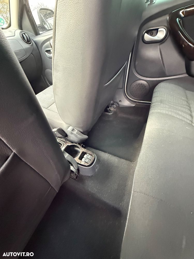 Dacia Duster 1.6 16V 4x2 Prestige - 9