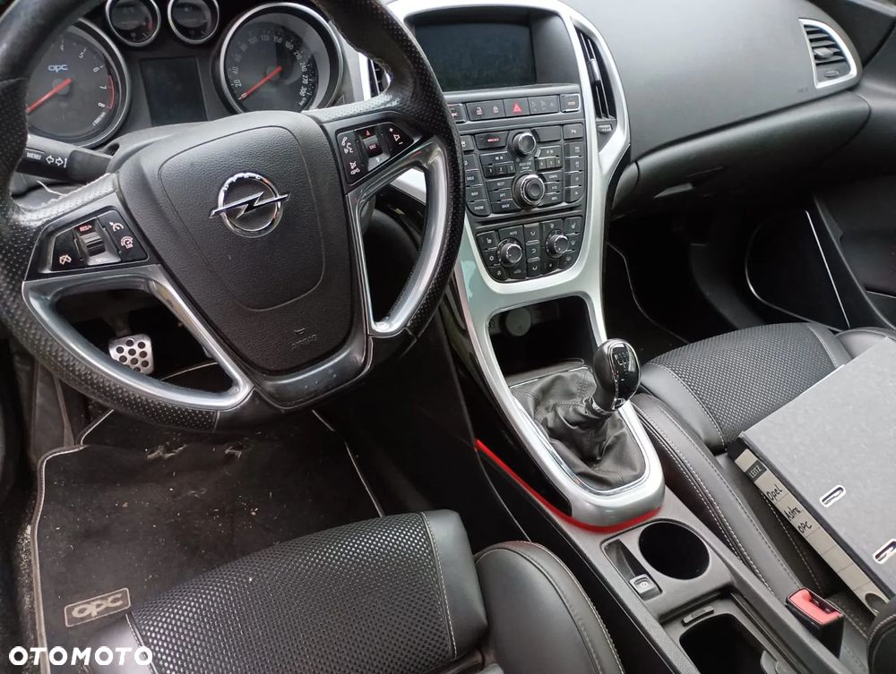 Opel Astra IV GTC OPC - 9