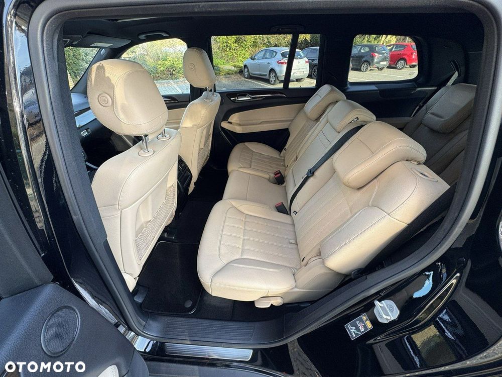 Mercedes-Benz GLS - 18