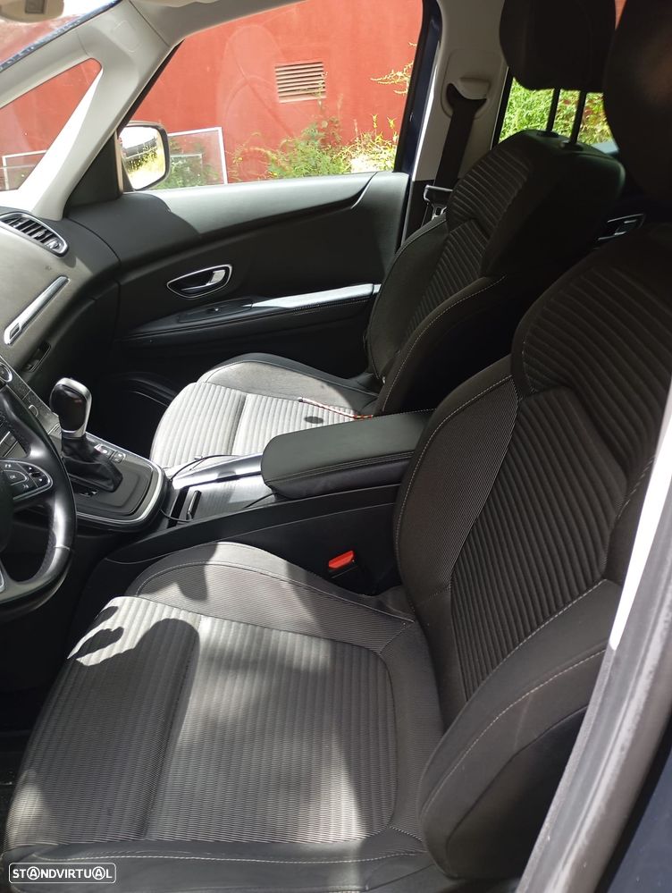 Renault Grand Scénic - 10