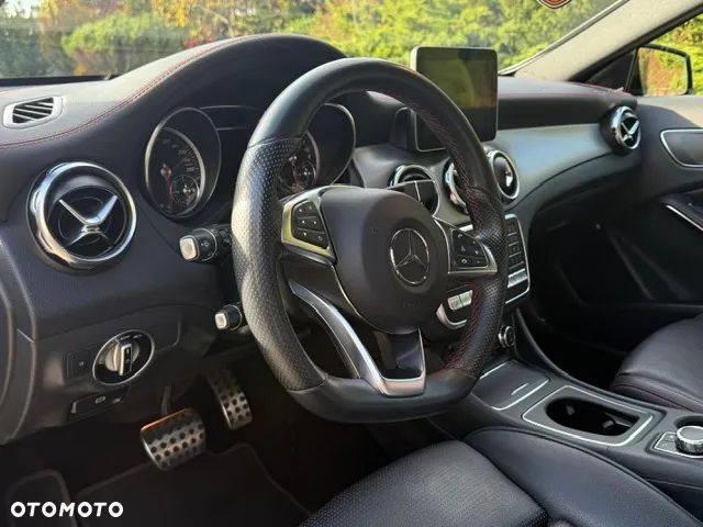 Mercedes-Benz GLA 220 4Matic 7G-DCT AMG Line - 3