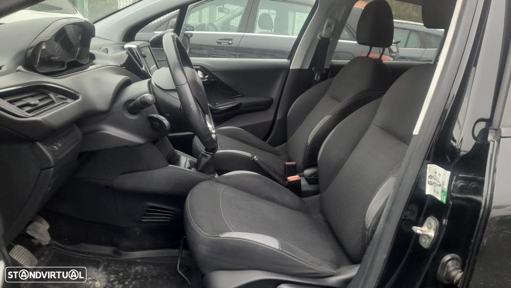 Peugeot 208 1.2 PureTech Style - 10