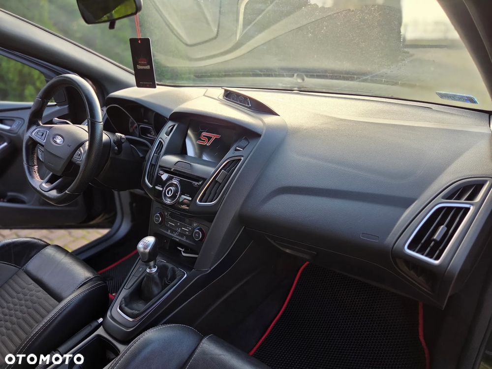 Ford Focus 2.0 EcoBoost ST - 5